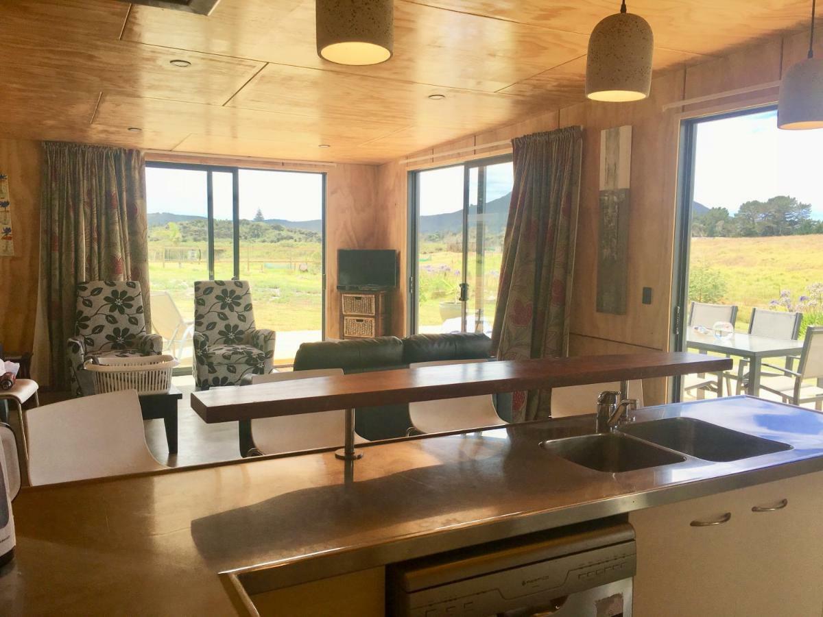 The Camel At Araiawa Raio Lodge Pukenui ภายนอก รูปภาพ